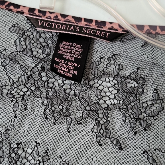 Victoria's Secret Lace Robe ❤️ - Picture 5 of 7